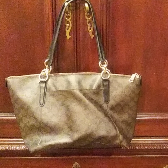 Coach signature purse - Picture 2 of 2